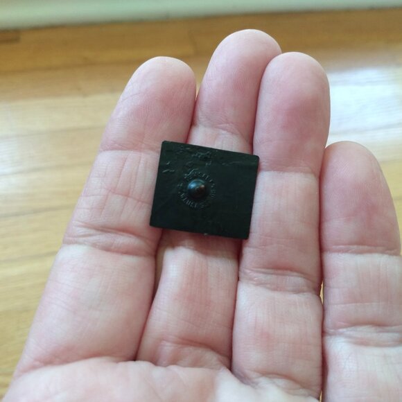 Cummins and Caterpillar Lapel Pins Lot of 3 Truck Engine Machinery Collectibles - Picture 6 of 9